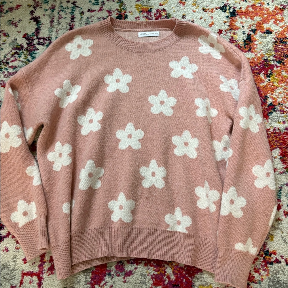 Neutral Ground Floral Crew Neck Sweater in Pink and White
